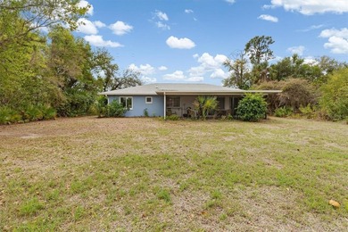 Beautifully updated 2 bedroom, 2 bath, 2 car garage home with - photo 25