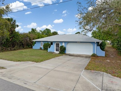 Beautifully updated 2 bedroom, 2 bath, 2 car garage home with - photo 31