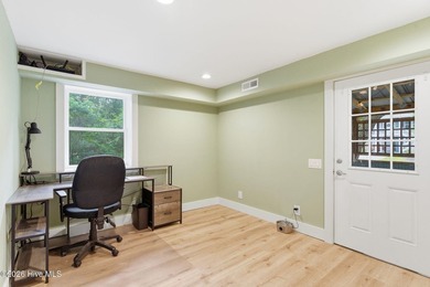 This beautifully renovated home with a split-bedroom floorplan - photo 36