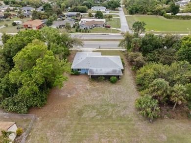 Beautifully updated 2 bedroom, 2 bath, 2 car garage home with - photo 37