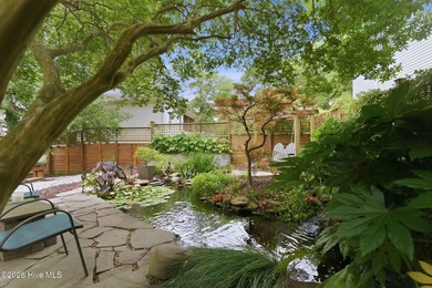 This beautifully renovated home with a split-bedroom floorplan - photo 45