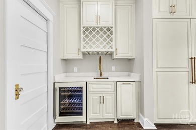 Experience luxury living in this fully renovated Savannah - photo 33