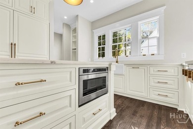 Experience luxury living in this fully renovated Savannah - photo 37