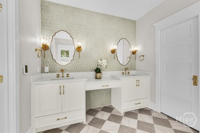 Experience luxury living in this fully renovated Savannah - photo 47