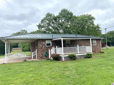 This property needs to be seen to be appreciated. Seller is - photo 4