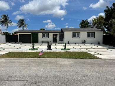 (private lake, pond, coastal) Home For Sale in Miami Florida