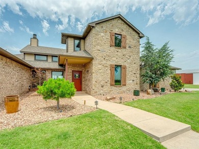 Exceptional equestrian property offering a well-maintained home - photo 3
