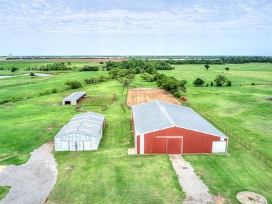 Exceptional equestrian property offering a well-maintained home - photo 6