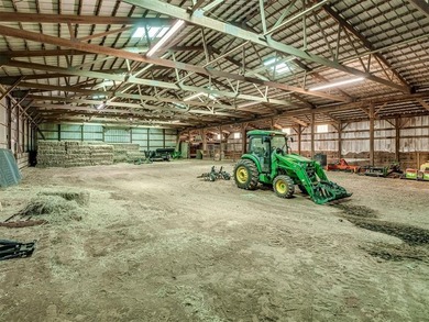Exceptional equestrian property offering a well-maintained home - photo 8