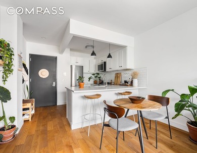 This commodious one-bedroom offers the perfect blend of light - photo 1