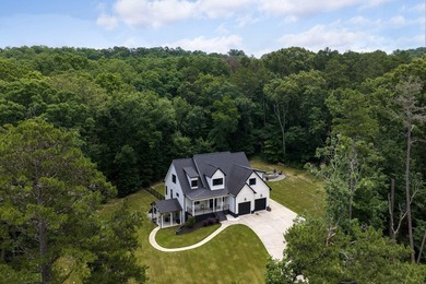 Private Country Estate on Over 8 Acres with Guest Home, Barn & - photo 7