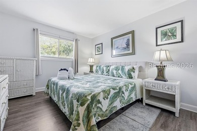 Beautifully renovated 2 bedroom, 2 bath villa in the gated - photo 14