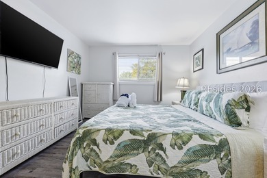 Beautifully renovated 2 bedroom, 2 bath villa in the gated - photo 16