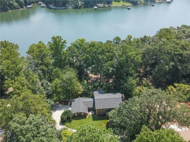 Lake Lanier Home For Sale in Gainesville Georgia