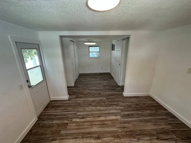 Welcome to Silk Oak Lodge - Resort-Style Living in the Heart of - photo 13