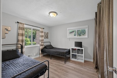 Welcome home to this beautifully updated 4-bedroom, 2-bath - photo 14