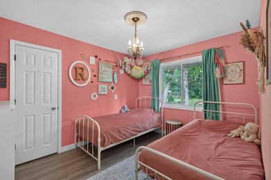 Welcome home to this beautifully updated 4-bedroom, 2-bath - photo 15