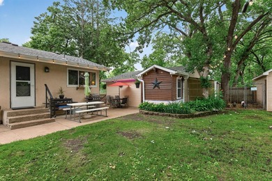 Welcome home to this beautifully updated 4-bedroom, 2-bath - photo 23