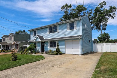 Welcome home to this spacious 6-bedroom, 2-bath Colonial nestled - photo 24