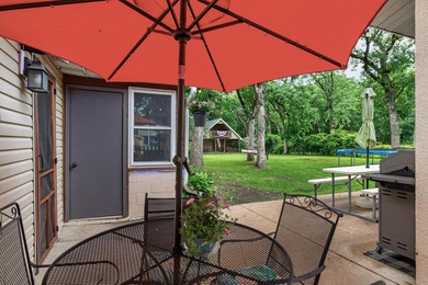 Welcome home to this beautifully updated 4-bedroom, 2-bath - photo 24