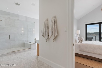 Experience refined WATERFRONT living in this 6,500+ sq ft - photo 25