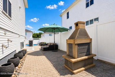 Only one 2-family home in Tottenville under 1 million! Located - photo 25