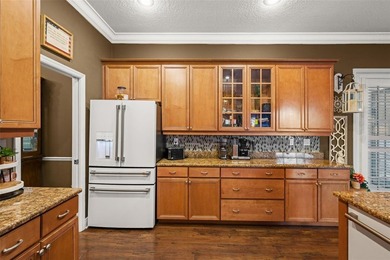 This fully custom 5,536 sq ft two story estate sits on a premium - photo 25