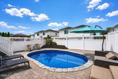 Only one 2-family home in Tottenville under 1 million! Located - photo 27
