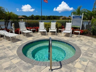 Step into this upgraded 2018 2 bed, 2 bath, + den villa in Grand - photo 32