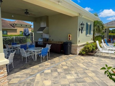 Step into this upgraded 2018 2 bed, 2 bath, + den villa in Grand - photo 33