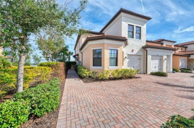 Lake Condo For Sale in Venice, Florida