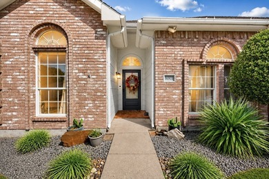 COMING SOON! Lakeside neighborhood in Quality 1 story 4 room - photo 4