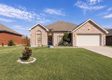 COMING SOON! Lakeside neighborhood in Quality 1 story 4 room - photo 5