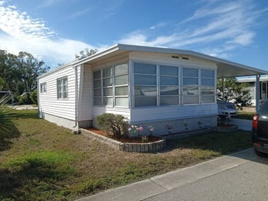 Beautiful well maintained, one bedroom / one bathroom mobile - photo 2