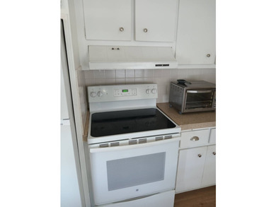Beautiful well maintained, one bedroom / one bathroom mobile - photo 5