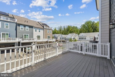 Welcome to Potomac Shores! Built in 2022, this beautifully - photo 14