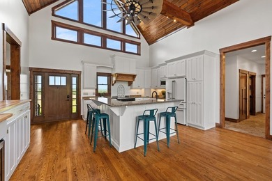 Craftsmanship meets country, perched in one of Ohio's most - photo 17