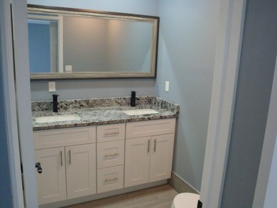 Welcome to this beautiful four-bedroom, two-bathroom single - photo 20