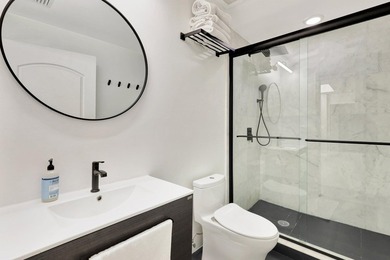 Experience unparalleled luxury in the heart of downtown City - photo 29