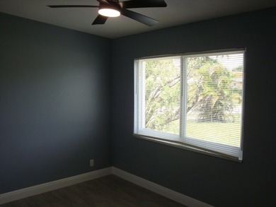 Welcome to this beautiful four-bedroom, two-bathroom single - photo 30