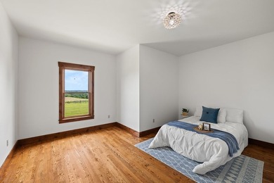 Craftsmanship meets country, perched in one of Ohio's most - photo 31