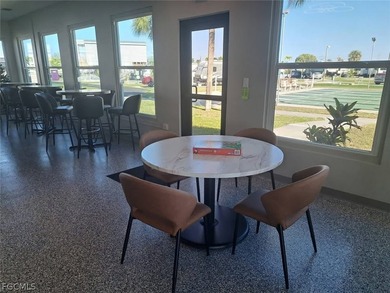 Welcome to your slice of paradise in sunny Fort Myers! This - photo 32