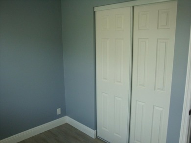 Welcome to this beautiful four-bedroom, two-bathroom single - photo 32
