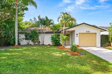Welcome to this charming and modern single-family home nestled - photo 1