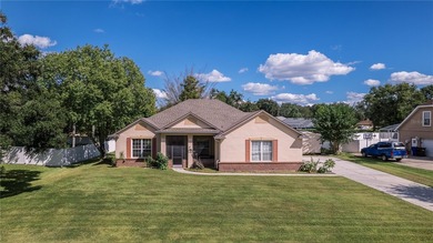 (private lake, pond, creek) Home For Sale in Kissimmee Florida