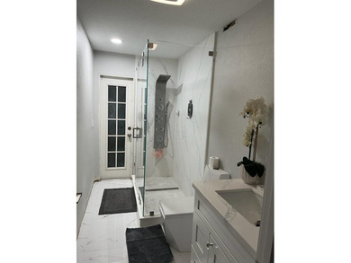 LOCATION, LOCATION, LOCATION! Beautiful property located in the - photo 5
