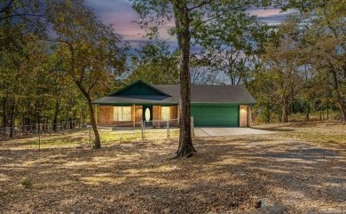 Fort Gibson Lake Home For Sale in Wagoner Oklahoma