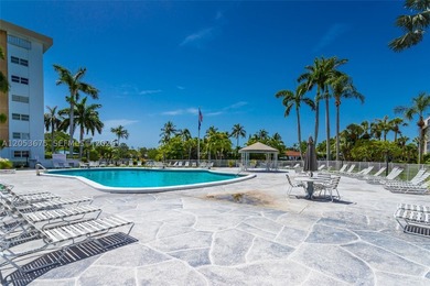 Beautifully renovated 1-bedroom, 1-bath condo in an unbeatable - photo 12