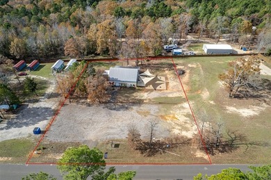 This restaurant and bar is located on 1.3 acres directly across - photo 4