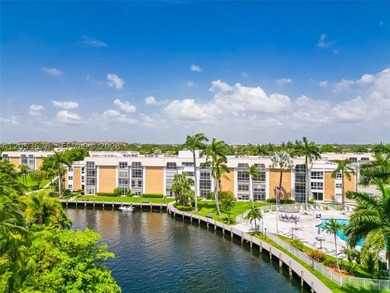 Beautifully renovated 1-bedroom, 1-bath condo in an unbeatable - photo 15